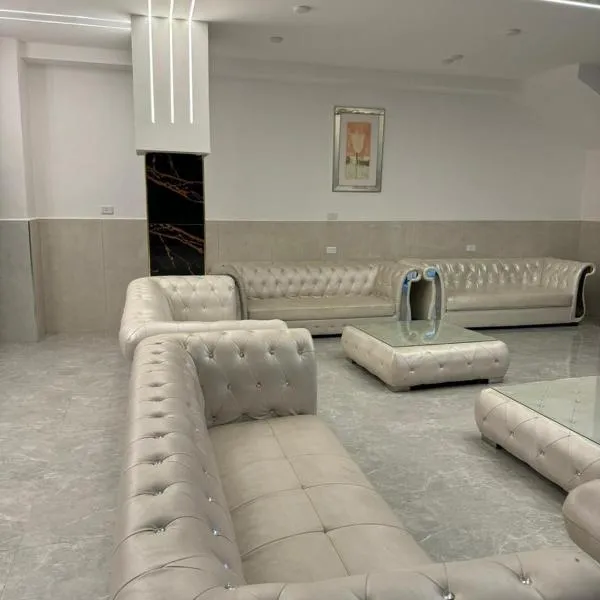 Golden Horse Chalet And Club, hotell sihtkohas Maḩaţţat al Jīzah