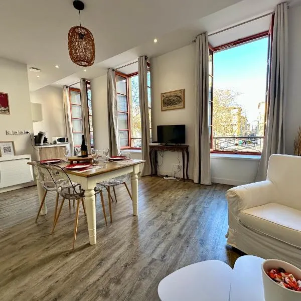 La magie de Carnot Meublé de tourisme 3 étoiles, hotel v Carcassonne