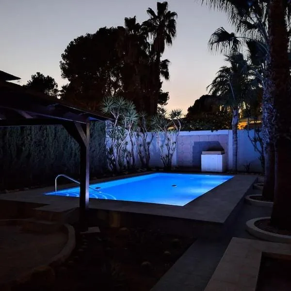 Chalet Kathia Minigolf, Ping-pong y más – hotel w mieście Las Torres de Cotillas