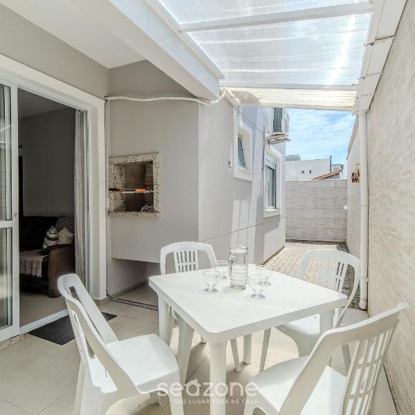 Apto c/ Churrasq. 600m da praia em Floripa RLI0101