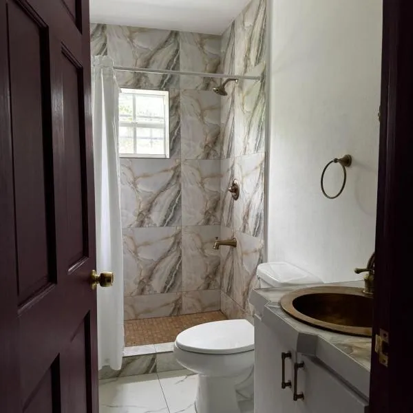 Dr Fionas Animal Cottage, hotel v destinaci Saint Johnʼs