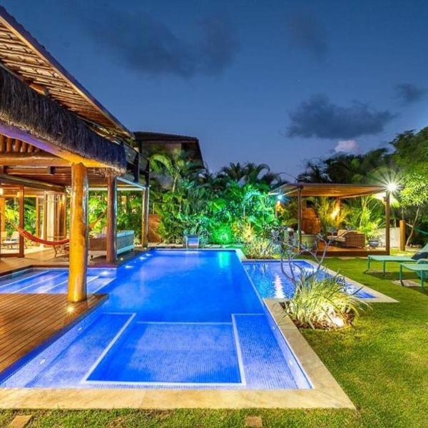 Casa em Praia do Forte com acesso à praia