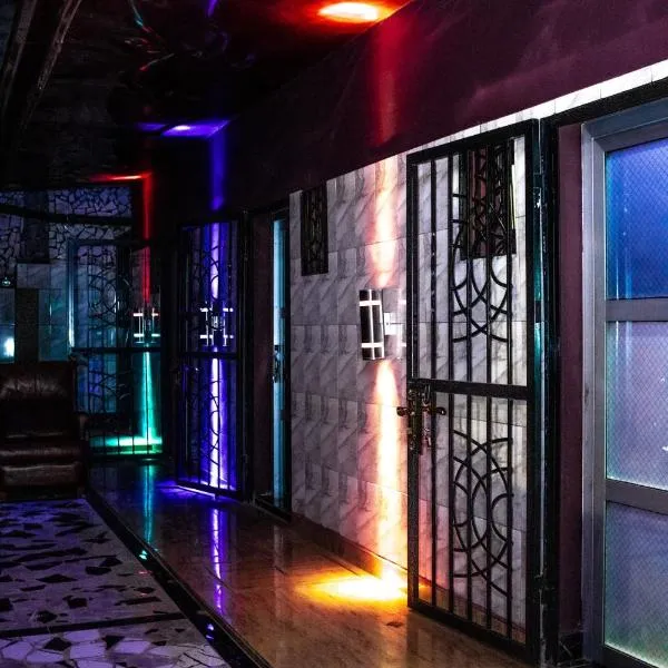 Luxuria Inn yaounde, ξενοδοχείο σε Γιαουντέ