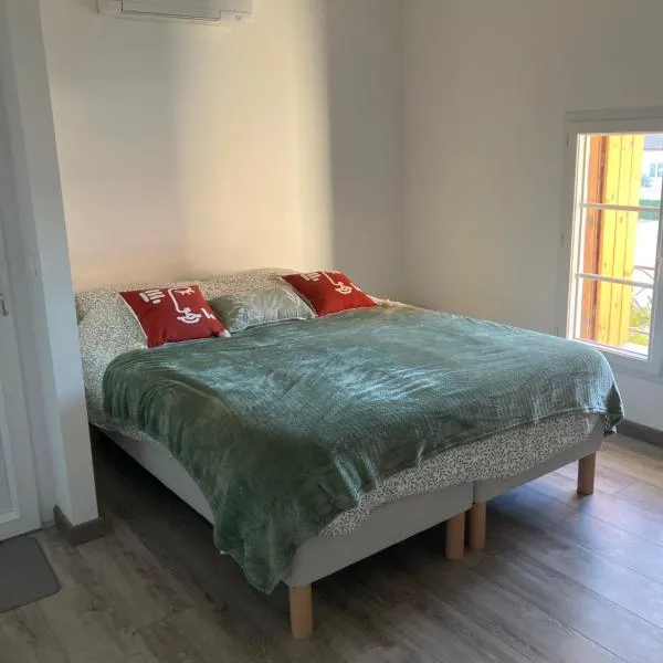 Chambre 2 piscine, hotel v destinaci Gignac