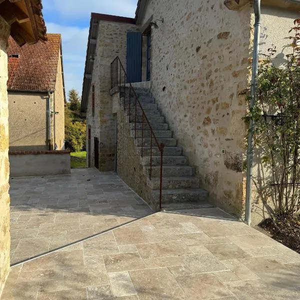 Détente et charme au Domaine, hotel v destinaci Coust