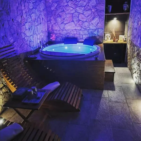 SPA ROOM SICILIA - Intera casa con spa privata Jacuzzi Sauna Bagno di Vapore ad uso illimitato, hotel Rosoliniben