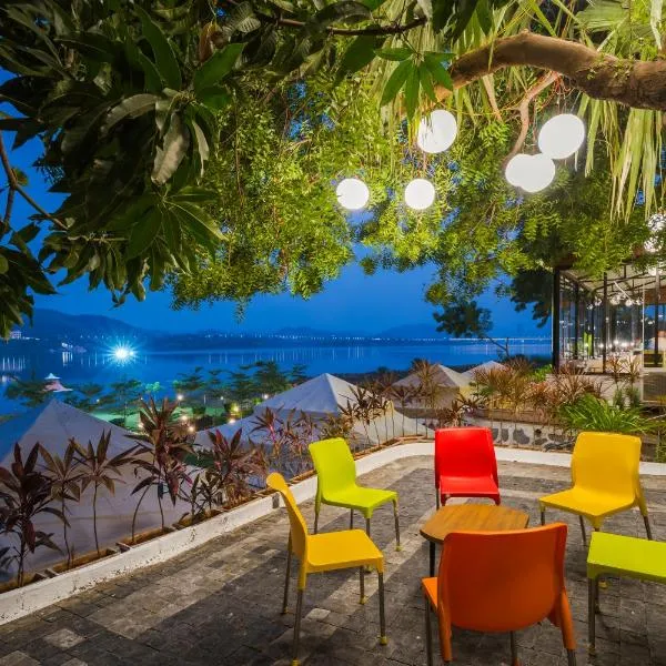 RiverView Tent Resort, hotel in Kevadia