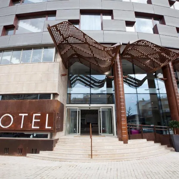 Hotel MasMonzon, hotel v destinaci Monzón