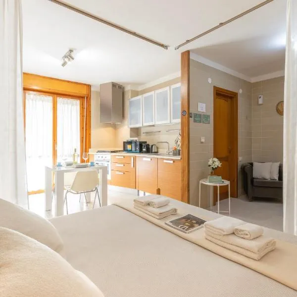 Ice Apartment - Free Wifi, hotel v destinaci Quartu SantʼElena