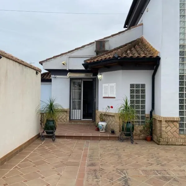 Apartamentos turísticos ilusiones, hotel v destinácii Cazalla de la Sierra