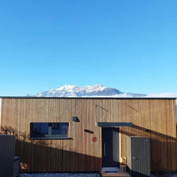 ChaleMani, hotel in Pill