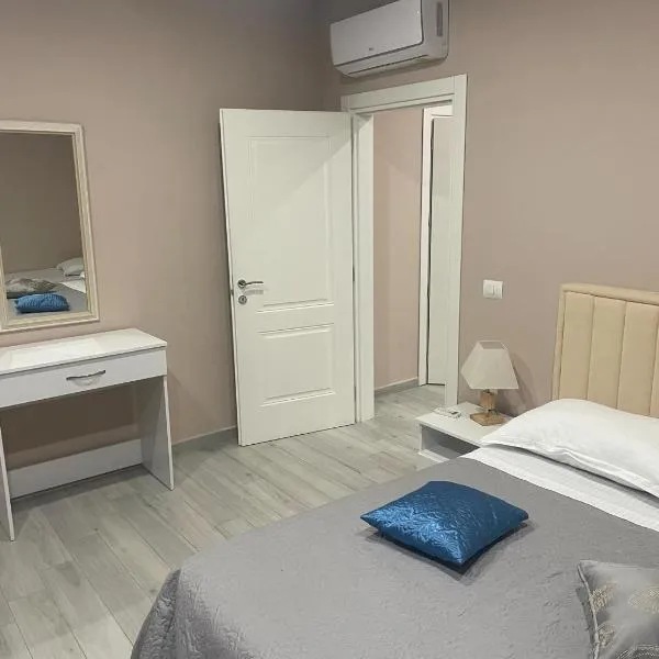 Meri Hause, ξενοδοχείο σε Vlorë