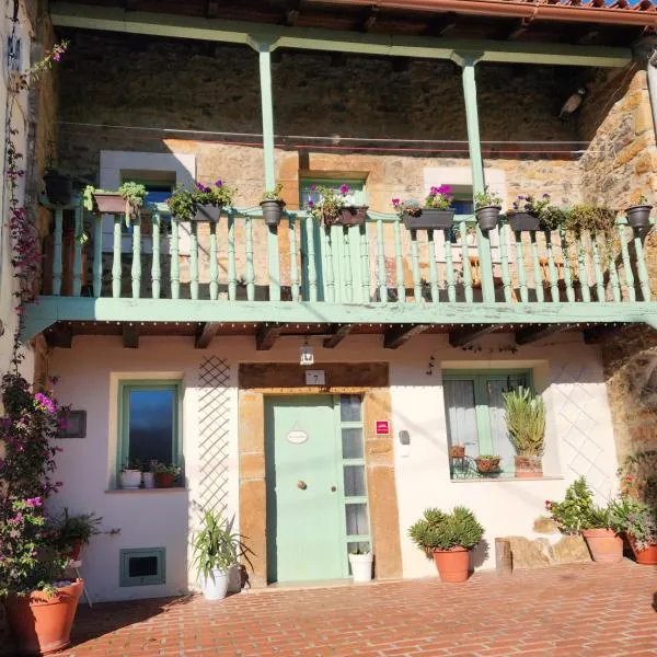 La Esmeralda, hotel v destinaci Entrambasaguas