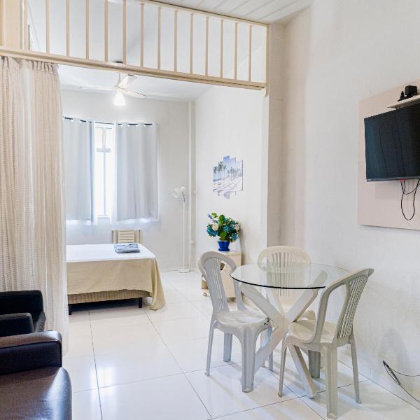Studio completo na praia de Copacabana com ar, wifi, netflix, até 4 pessoas, FUNDOS CLARO E SILENCIOSO, pauloangerami PJ135 - Foto 4