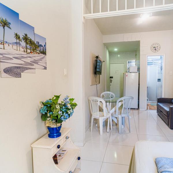 Studio completo na praia de Copacabana com ar, wifi, netflix, até 4 pessoas, FUNDOS CLARO E SILENCIOSO, pauloangerami PJ135 - Foto 5