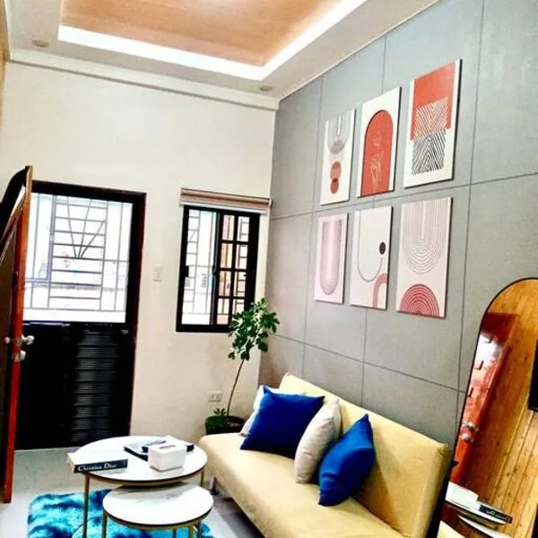 FYLL Homes Francheska Suite Calvario St Cavinti Town Proper、Cavintiのホテル