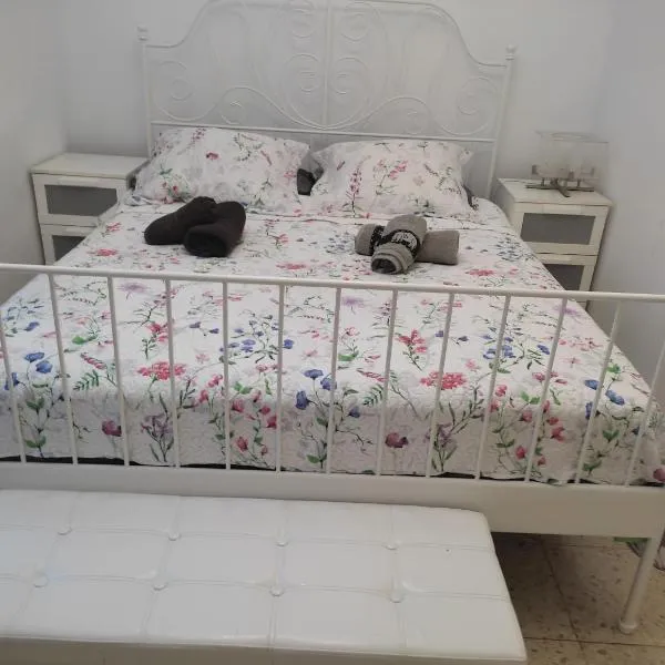 Alojamiento 3 poderes Habitación 1 compartido, hotel Santa Coloma de Gramanetben