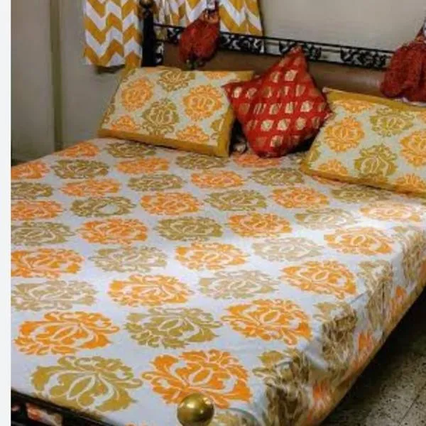 House, hotel in Prayagraj