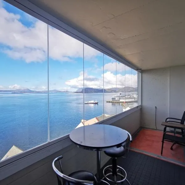 HomestaySeaview Ålesund, hotel in Ålesund