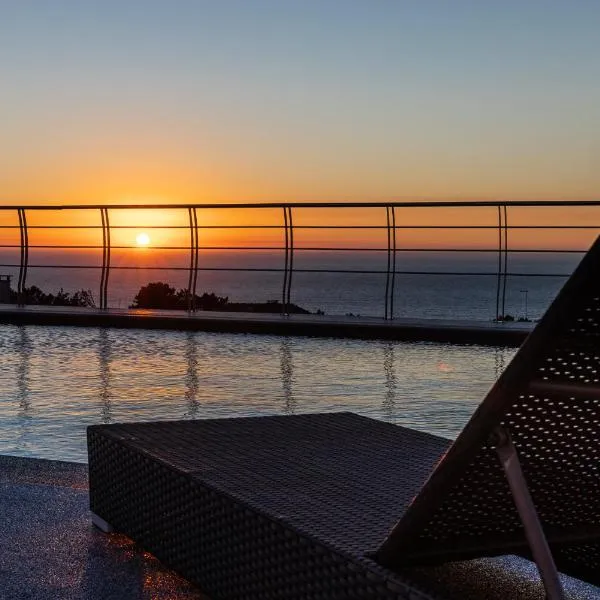 Océane Guest House - Adults only, hôtel à Nazaré