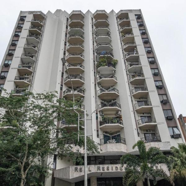 Flat com serviços e vista mar