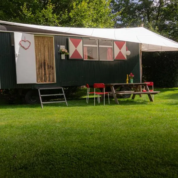 Pipowagen Camping Namasté, hotel in Berlicum