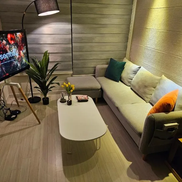 3mins to Kkachisan Station, Market,Full option, hotel in Seoul