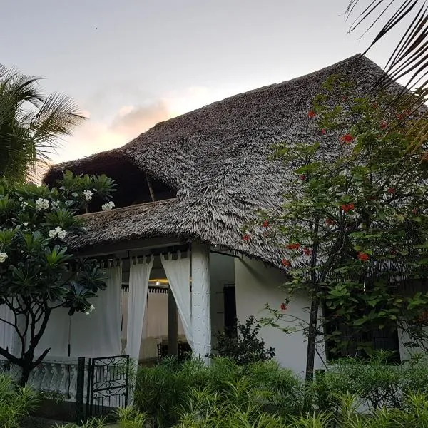 The Foxy Nests of Karibuni - Villa 184 & 145, hotell sihtkohas Mambrui