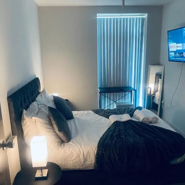 Nice Double Room with private Bathroom, hotel v destinaci Barking