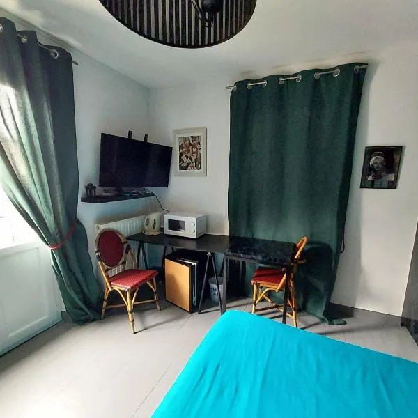 Chambre d hote, hotel in Noisiel