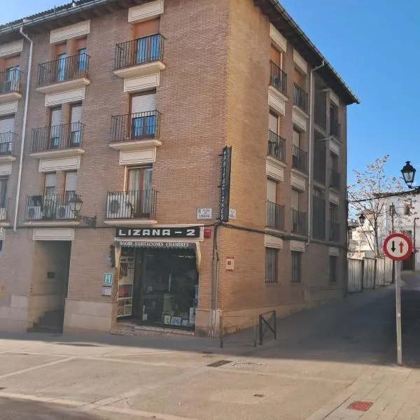 Hostal Lizana 2, hotel v destinaci Huesca