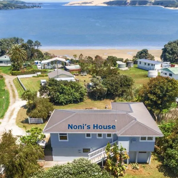 'Noni's House' Coastal Opononi Hokianga, hotel v destinaci Opononi