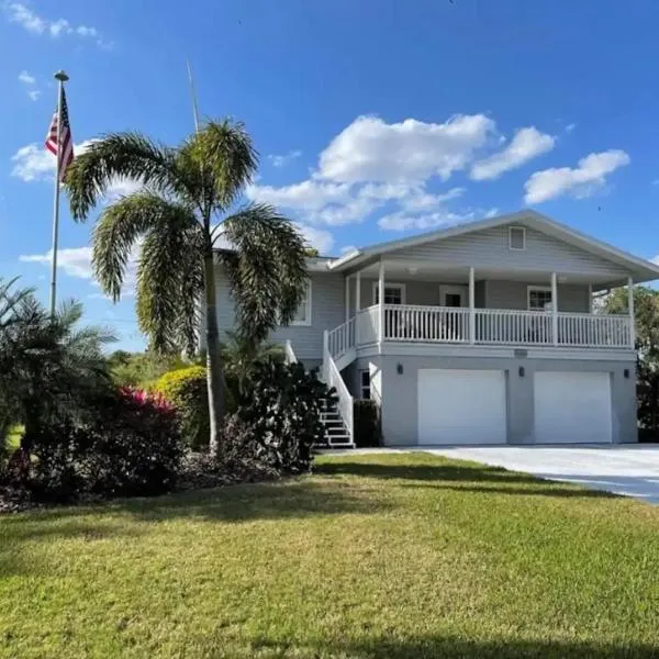Private Rooms In Bradenton - Close to Sarasota、ブレーデントンのホテル