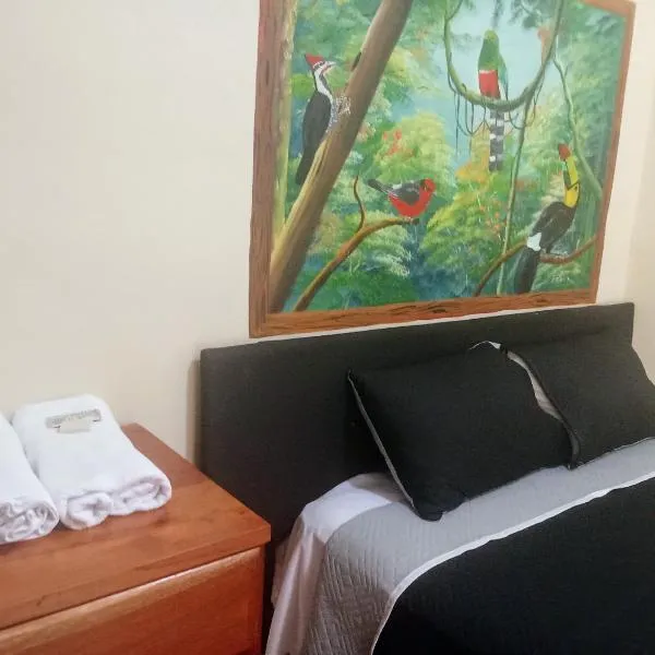 Zazil Ha Hostel, hotel in El Remate