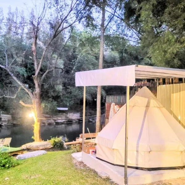 Brookhouse & Glamping, hotel v destinaci Ban Khanong Phra Klang (1)