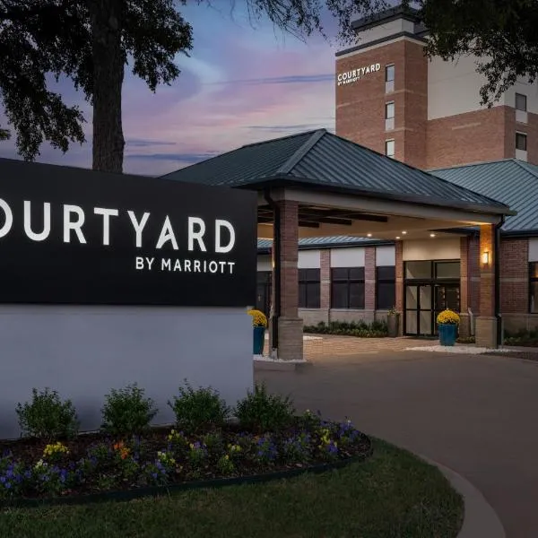 Courtyard Dallas Addison Quorum Drive, hotel v destinaci Addison