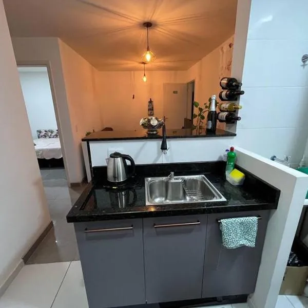 Apartamento 2 quartos, prox Outlet Campo Largo BR e Hospitais possui lava e seca, hotel v destinaci Campo Largo