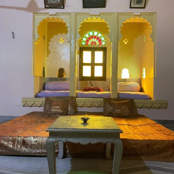 Tana Haveli - heritage stay in udaipur overlooing city palace, hotel di Udaipur