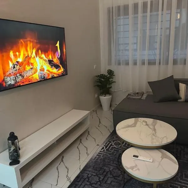 Magnificent Cozy New Luxury Condo in Prime Casablanca Location、Les Campsのホテル