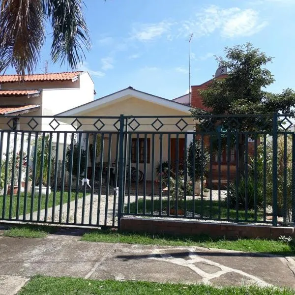 Casa Rua Salvia, Jd Tulipa, hotel in Holambra