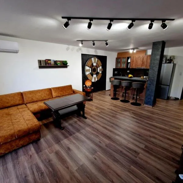 Rebeka Luxury Apartment, hotel in Tryavna
