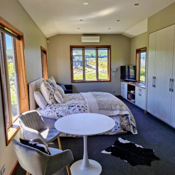 Studio Nestled in Ridgecrest, hotel v destinaci Wanaka