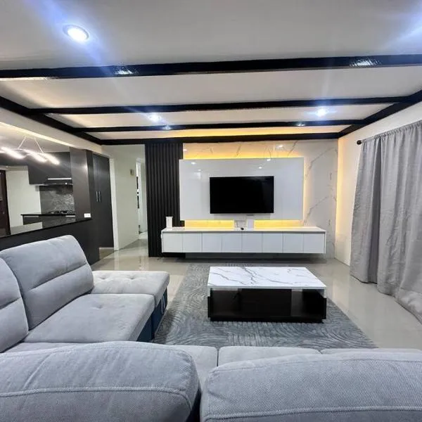 3 Bedroom Modern Executive Flat in Namadi Heights, hotel in Suva