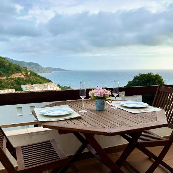Luxury Duplex - 2 Terraces - Private Beach, hotel in Tossa de Mar