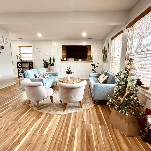 Unique Wildwood 3 BR 1,5 BA Entire House in the Heart of Wildwood!, hotel v destinaci Wildwood