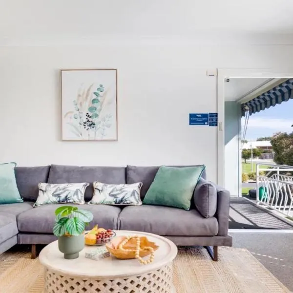 Ocean Blue Apartment Three, hotel in Currarong