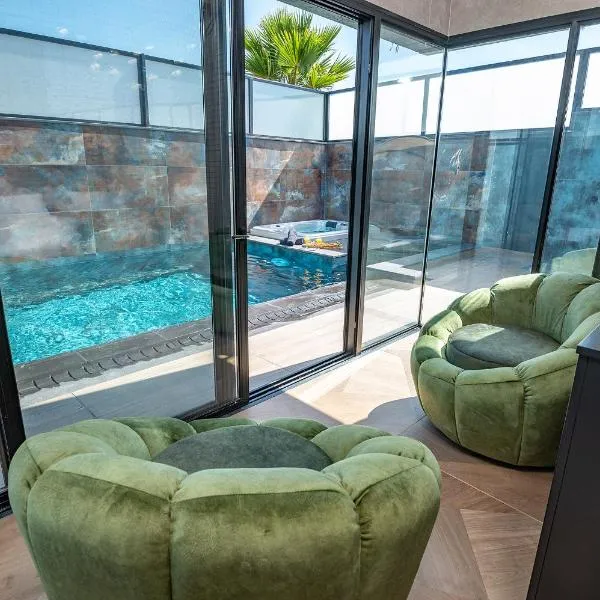 Naomi Boutique Suites, ξενοδοχείο σε Netu'a