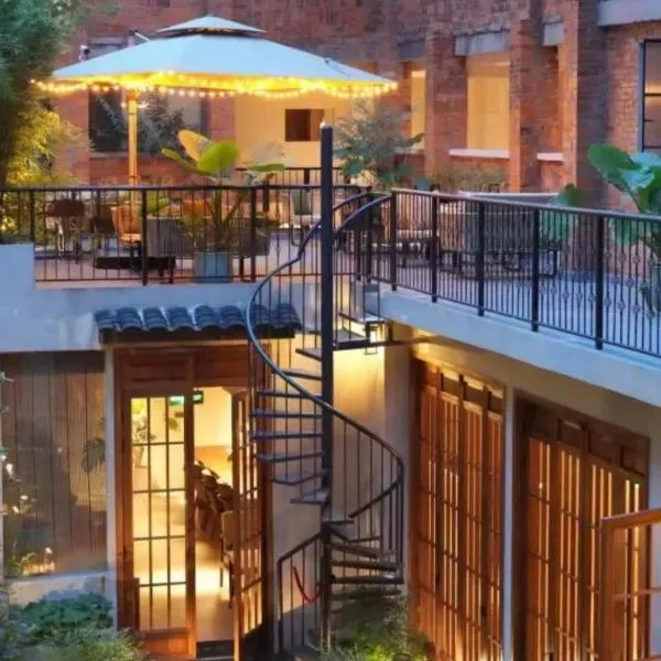 Chuanxing Yinli Hotel Chengdu Kuanzhai Alley Branch、成都市のホテル