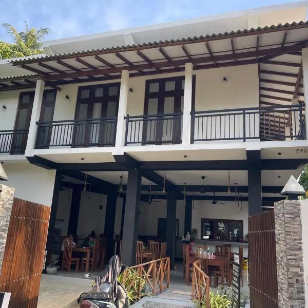 New Radiant Hostal, hotel v destinaci Dikwella
