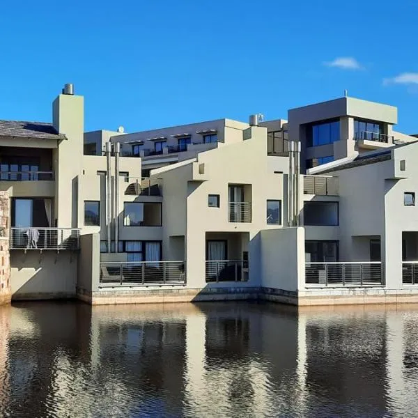 Lakeside Apartment in Oubaai Golf Estate，喬治的飯店